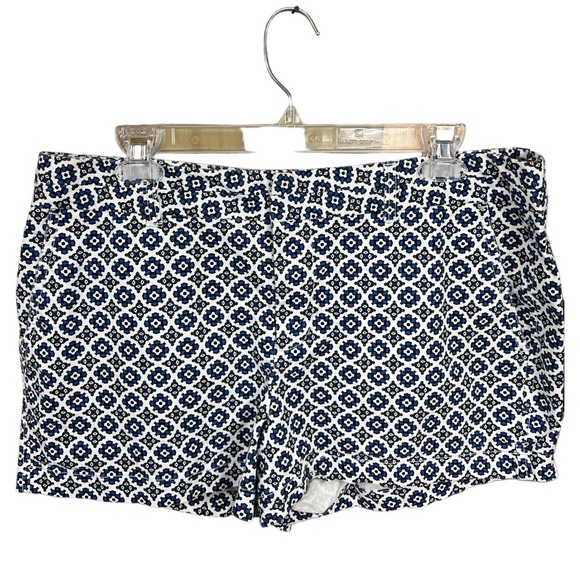 Sz 12 Medallion White Blue Print Gap Khaki Shorts - Picture 3 of 8